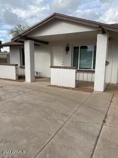 property at 524 W Riviera Dr