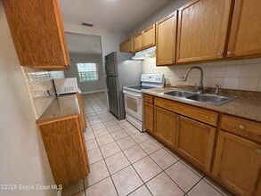 248 Le Jeune Dr in Merritt Island, FL - Building Photo - Building Photo