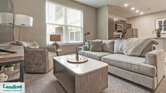 16346 Lydia Hill Dr in Chesterfield, MO - Building Photo