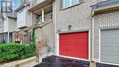 2106 Glenhampton Rd in Oakville, ON - Building Photo - Building Photo