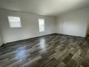 15862 Villaire Ave in Clinton Township, MI - Building Photo - Building Photo