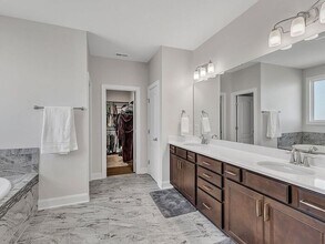 2220 Stillness Pond Ln in Apex, NC - Building Photo - Building Photo