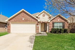 2413 Castle Creek Dr in Little Elm, TX - Building Photo
