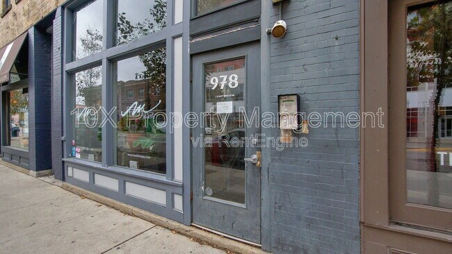 978 N High St in Columbus, OH - Building Photo - Building Photo