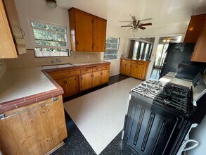 4687 Santa Cruz Ave in San Diego, CA - Building Photo - Building Photo