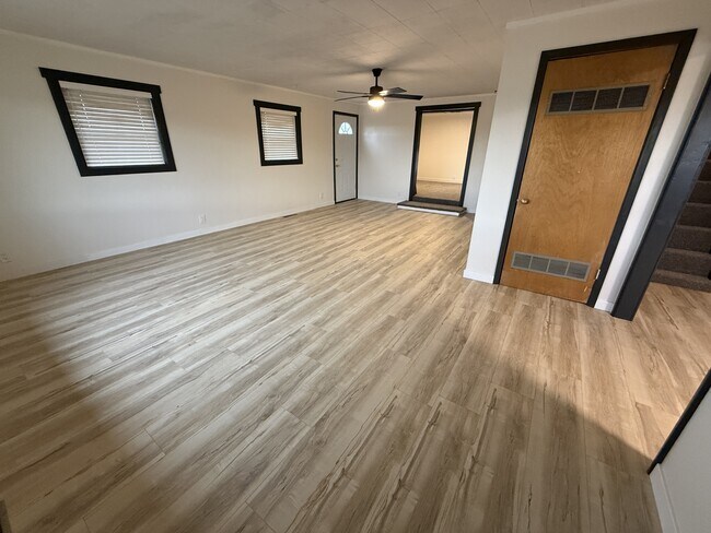 42 Old US Hwy 91 in Cascade, MT - Building Photo - Building Photo