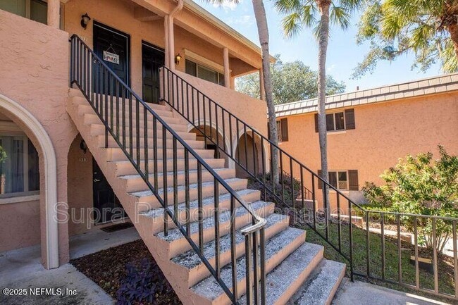 5375 Ortega Farms Blvd in Jacksonville, FL - Foto de edificio - Building Photo