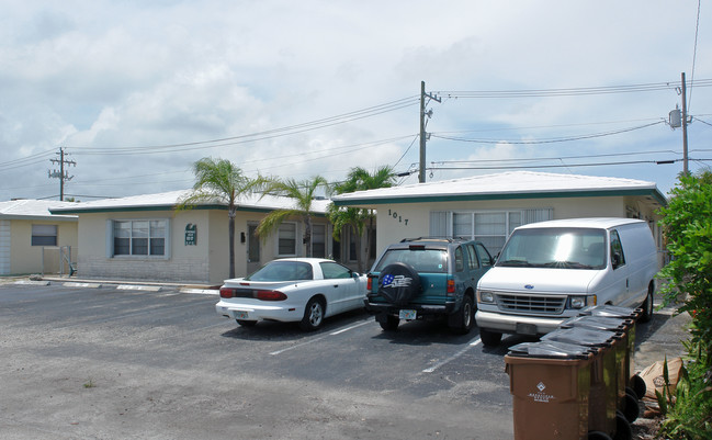 1017 SE 3rd St in Deerfield Beach, FL - Building Photo - Building Photo