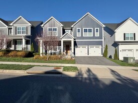 1078 Delphi Ln in Charlottesville, VA - Building Photo