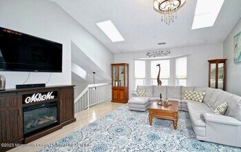 148 Tulip Ln in Freehold, NJ - Building Photo - Building Photo