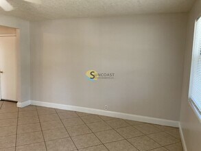 3235 Holly Berry Ln in Jacksonville, FL - Foto de edificio - Building Photo