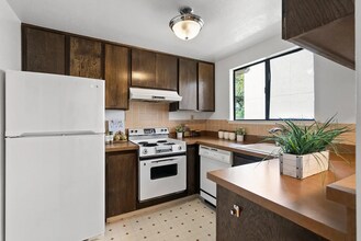 999 Evelyn Terrace W in Sunnyvale, CA - Building Photo - Building Photo