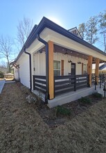 4757 Wood St in Acworth, GA - Foto de edificio - Building Photo