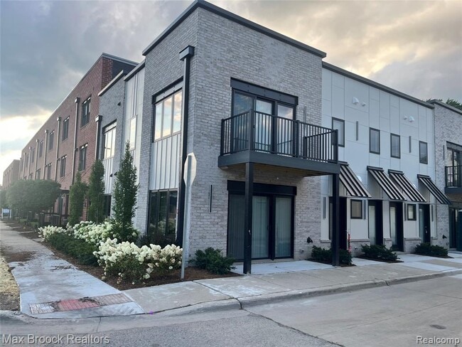 property at 105 Laurel Ct