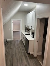 14 Cotting St, Unit #3 in Medford, MA - Foto de edificio - Building Photo