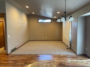 5512 South Culbert Avenue in Sioux Falls, SD - Foto de edificio - Building Photo