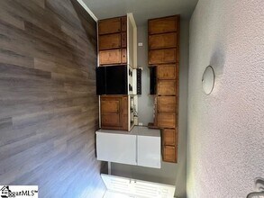 18 Lake Dr in Inman, SC - Building Photo - Building Photo