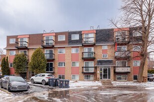 558 De Royan Rue in Laval, QC - Building Photo