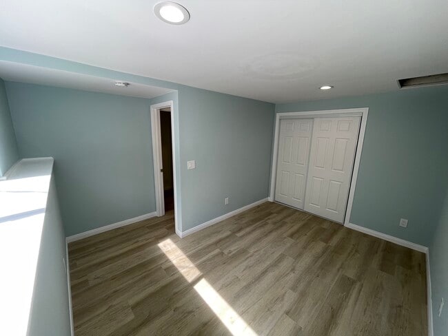 6818 Santa Susana Pass Rd in Simi Valley, CA - Foto de edificio - Building Photo