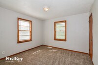 10512 E 69th St photo'