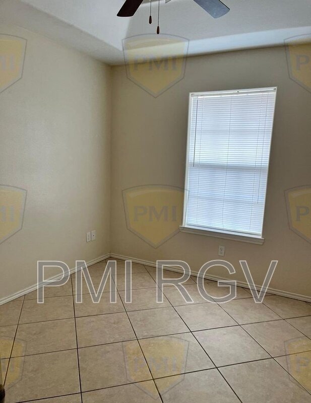 315 W Albatross Ave in Pharr, TX - Building Photo - Building Photo