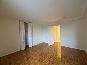 219 Freeman St, Unit 807 in Brookline, MA - Building Photo - Building Photo