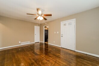 6237 Continental Cir in Morrow, GA - Building Photo - Building Photo