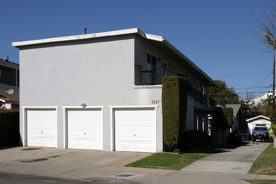 3333-3337 E 15th St in Long Beach, CA - Building Photo