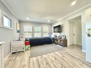 1 Vincent Ave in Belmont, MA - Building Photo - Building Photo
