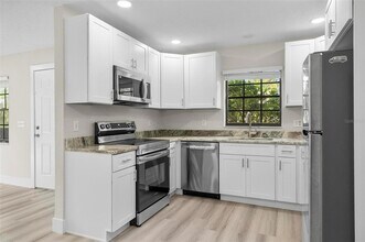 123 Rae Dr in Palm Coast, FL - Foto de edificio - Building Photo