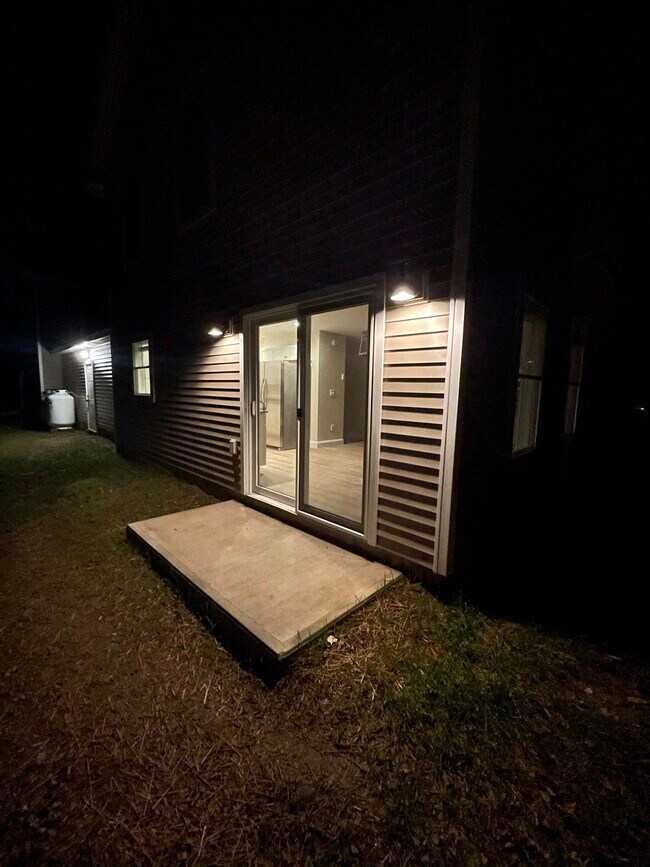 10 Cottage St in Hampden, ME - Building Photo - Building Photo