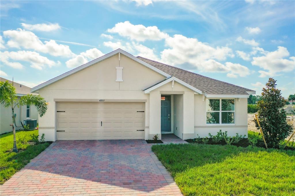 4203 Manatee Ln in Punta Gorda, FL - Building Photo