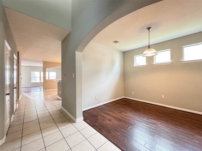 property at 1323 Maple Ace Dr