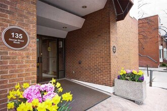 135 George St S in Toronto, ON - Building Photo - Building Photo