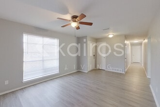 350 E Davis Cir in Duncanville, TX - Building Photo - Building Photo