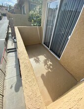 Grande Vista Apartments in Vista, CA - Foto de edificio - Building Photo