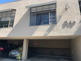 546 N Flores St, Unit 6 in West Hollywood, CA - Building Photo