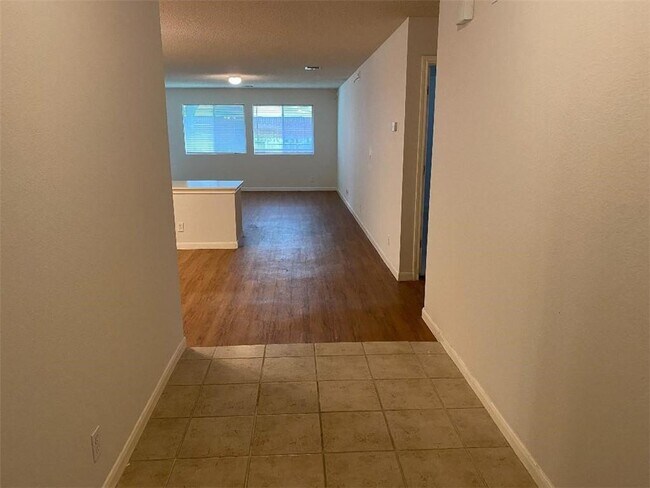 4000 Barlow Dr in Round Rock, TX - Building Photo - Building Photo