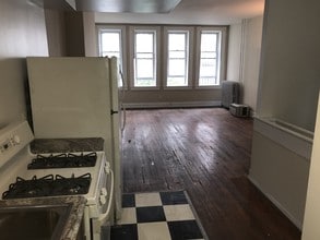 5 W Biddle St, Unit 3 in Baltimore, MD - Building Photo - Building Photo