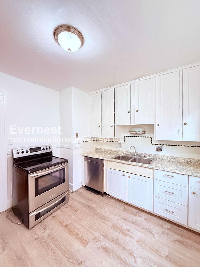 13523 Santa Rosa Dr in Detroit, MI - Building Photo - Building Photo