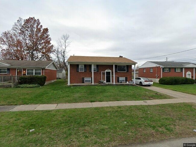 property at 3310 Chinquapin Ln