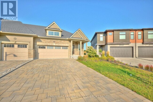 3947 Mitchell Cres in Fort Erie, ON - Building Photo - Building Photo