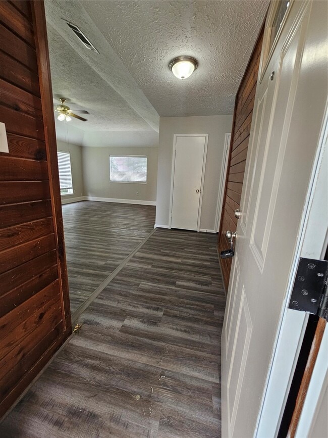 2312 Meadow Green Dr in Pearland, TX - Building Photo - Building Photo