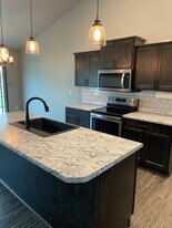 4319 W Kinsley Pl in Sioux Falls, SD - Building Photo