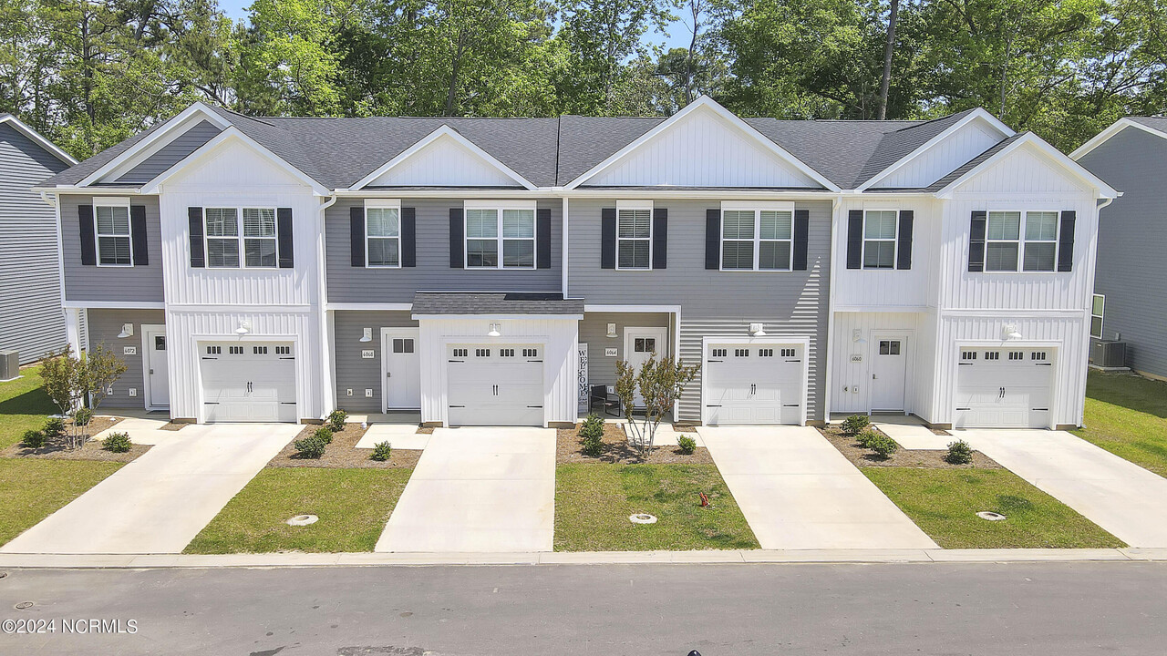 6012 Beckington Dr in Leland, NC - Foto de edificio