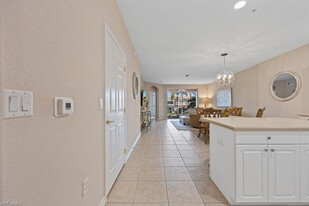 9621 Spanish Moss Way, Unit 3824 in Bonita Springs, FL - Foto de edificio - Building Photo