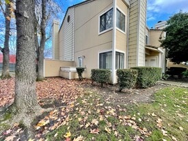 1661 Pyrenees Ave in Stockton, CA - Building Photo