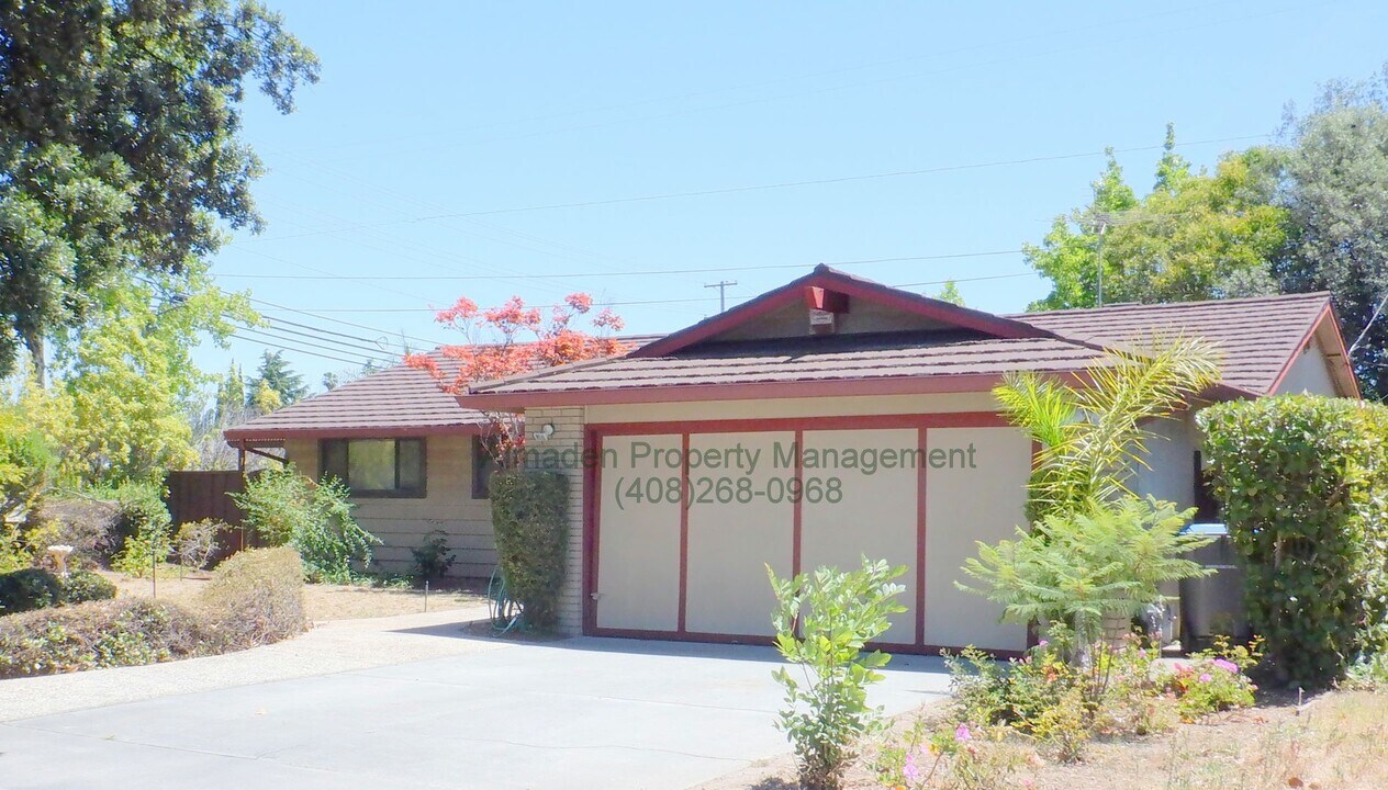1462 Glacier Dr in San Jose, CA - Building Photo
