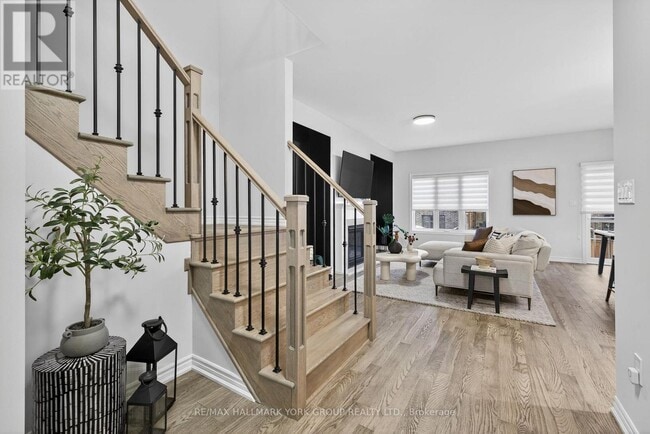 20 Gord Matthews Way in Uxbridge, ON - Building Photo - Building Photo