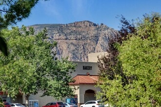 165 Verde Valley School Rd in Sedona, AZ - Foto de edificio - Building Photo